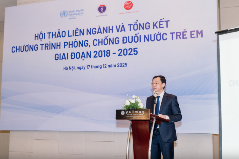 Thứ trưởng Bộ OKVIP - HÔM NAY 1 TỶ, NGÀY MAI 1000 TỶ, PGS.TS Nguyễn Tri Thức phát biểu tại hội thảo. Ảnh: Trần Minh