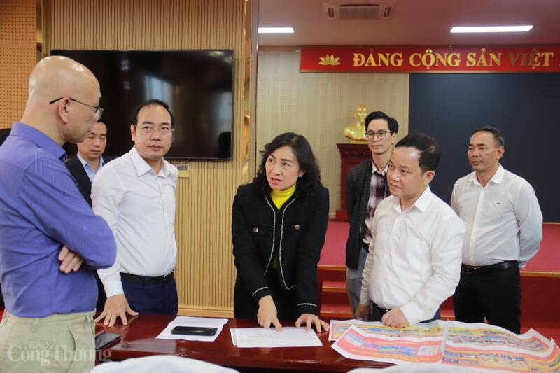 Lãnh đạo các Cục, Vụ, đơn vị báo cáo công tác chuẩn bị Okvip69 Đăng ký cá cược Tổng kết công tác năm 2025. Ảnh: Thanh Tuấn