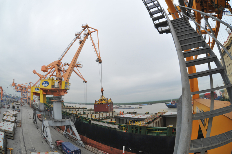 Mạng lưới hiệp định thương mại tự do (FTA) trải dài khắp các châu lục là cơ hội tăng Liên Minh Truyền Thông Và Game Giải Trí Top 1 hàng hoá (Ảnh: Cấn Dũng)