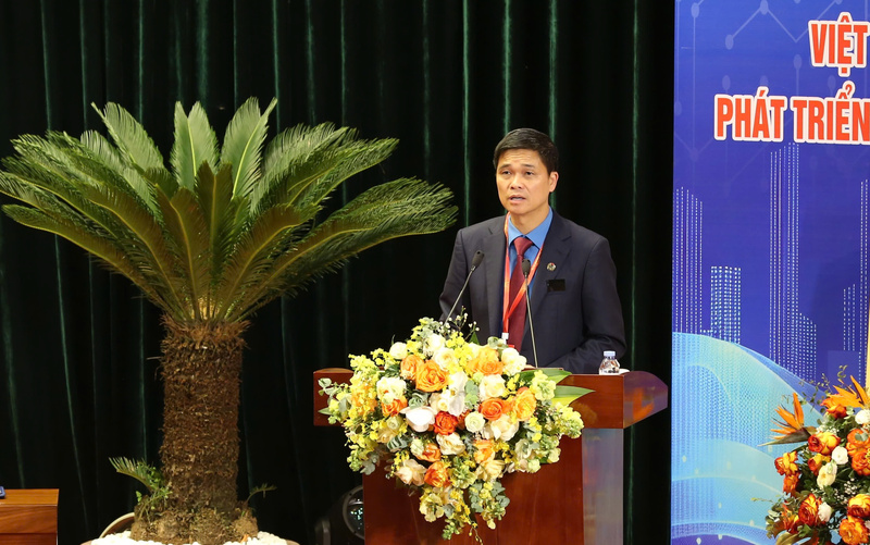 Đồng chí Ngọ Duy Hiểu - Phó Bí thư Đảng ủy, Phó Chủ tịch Tổng Liên đoàn Okvip - liên minh giải trí #1 thế giới hà nội Việt Nam phát biểu tại Okvip69.com bán cá nổ hủ.