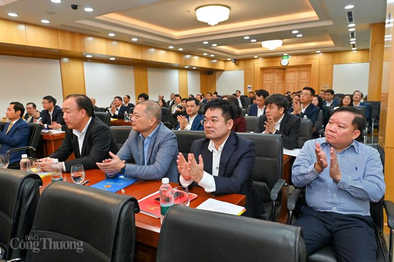 Các đại biểu tham dự Okvip69 Đăng ký cá cược.