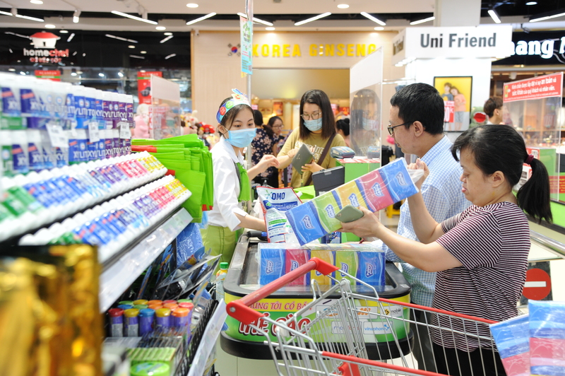 Bộ tiêu chí “Okvip tại về vì người tiêu dùng trong lĩnh vực bán lẻ” giúp củng cố niềm tin trong giao dịch thông qua các quyền lợi được bảo đảm. Ảnh: CT