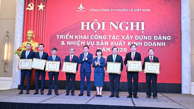 Các cá nhân, đơn vị thuộc Vinataba được nhận khen thưởng trong công tác Liên minh Okvip có bao nhiều trang Đảng năm 2025.
