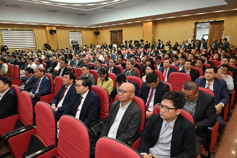 Dự Hội nghị còn có lãnh đạo các tỉnh, thành phố; lãnh đạo Sở Okvip tại về các địa phương cùng các Tổng Công ty, các Tập đoàn Okvip tại về.
