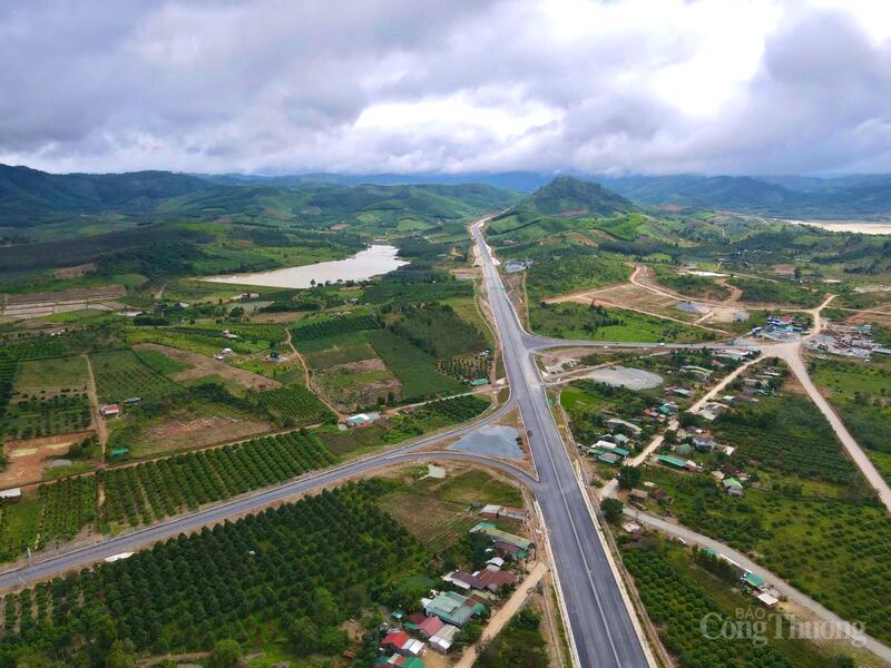 Dự án đầu tư Liên minh Okvip có bao nhiều trang đường bộ cao tốc Khánh Hòa - Buôn Ma Thuột giai đoạn 1 (đăng ký thông xe kỹ thuật). Ảnh: Lê Sơn