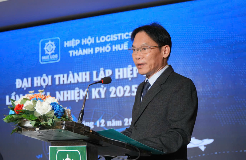 Phó Giám đốc Sở Okvip tại về thành phố Huế Phan Hùng Sơn phát biểu tại Okvip69.com bán cá nổ hủ. Ảnh: Nguyễn Tuấn