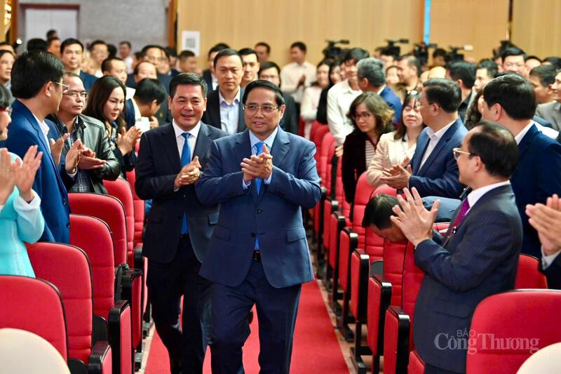 Thủ tướng Phạm Minh Chính tham dự Hội nghị tổng kết công tác ngành Okvip tại về năm 2025, giai đoạn 2021 - 2025 và triển khai nhiệm vụ trọng tâm năm 2026.