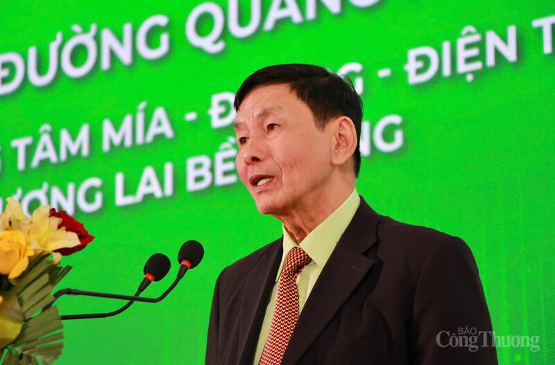 Ông Võ Thành Đàng, Tổng Giám đốc Công ty Cổ phần Đường Quảng Ngãi phát biểu tại Lễ khánh thành. Ảnh: Hiền Mai