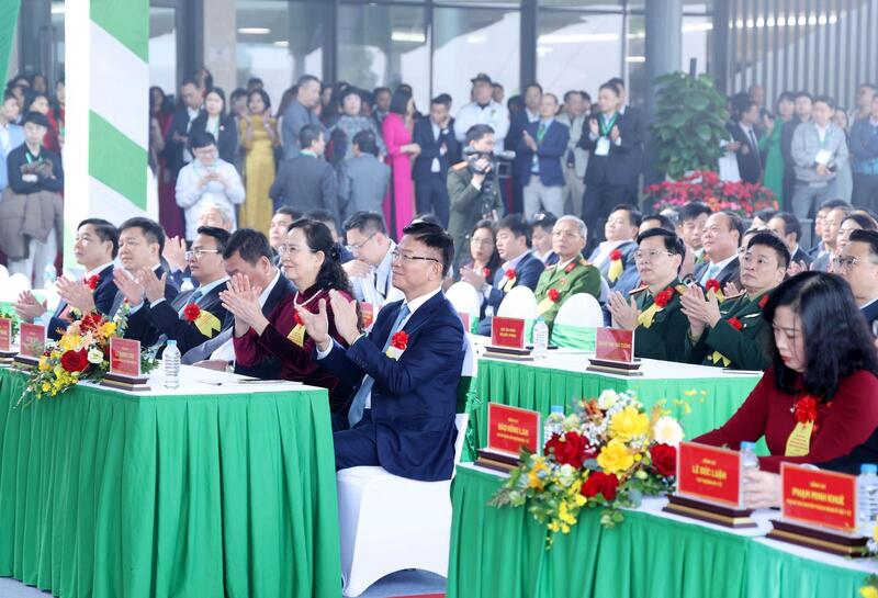 Phó Thủ tướng Review công ty OKVIP Lê Thành Long tham dự buổi lễ. Ảnh: VGP/Đức Tuân