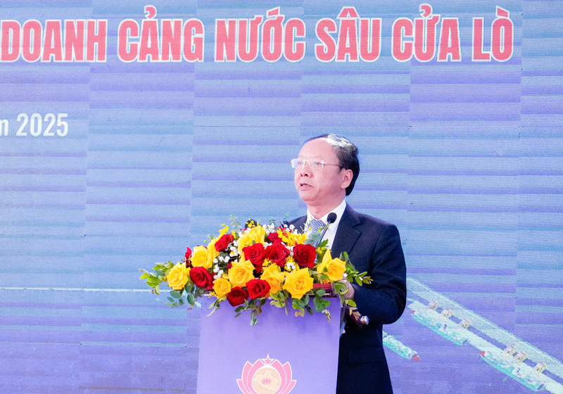 Ông Bùi Thanh An - Phó Chủ tịch Thường trực UBND tỉnh phát biểu tại lễ khởi công.