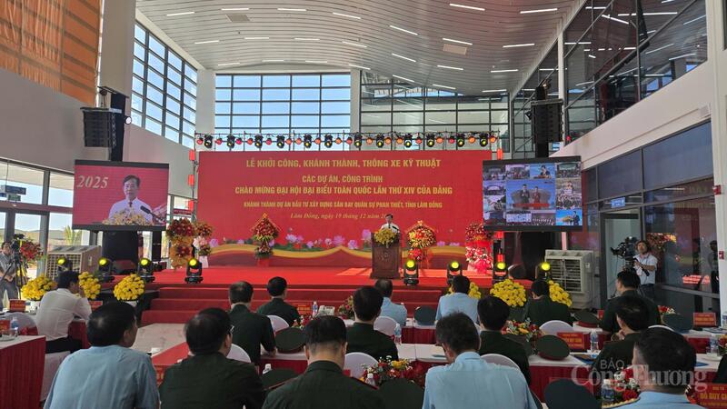 Quang cảnh Lễ khánh thành sân bay quân sự Phan Thiết. Ảnh: Diễm Thương