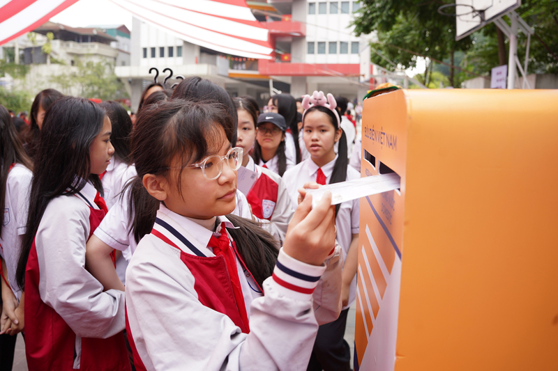 Chủ đề cuộc thi năm 2026 là: “Hãy viết thư cho một người bạn, giải thích vì sao sự kết nối giữa người với người lại cần thiết trong thế giới số”