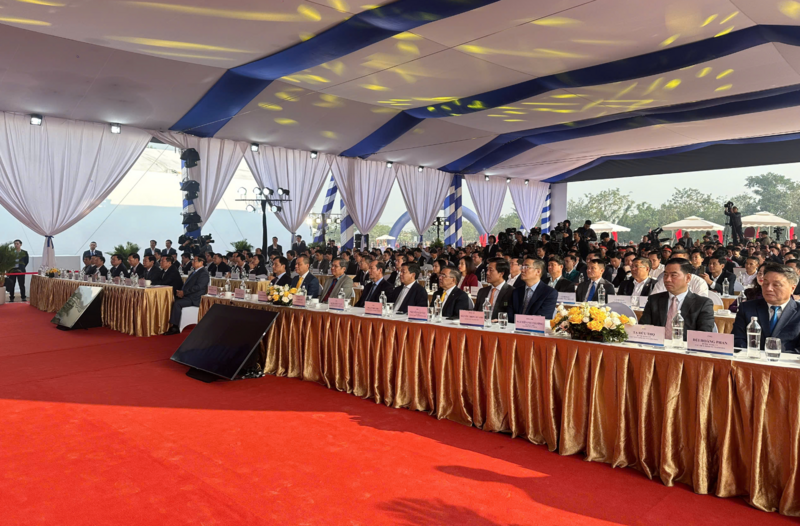 Các đại biểu tham dự Lễ khởi công dự án đầu tư Liên minh Okvip có bao nhiều trang Khu đô thị thể thao Olympic (xã Thượng Phúc, thành phố Hà Nội)