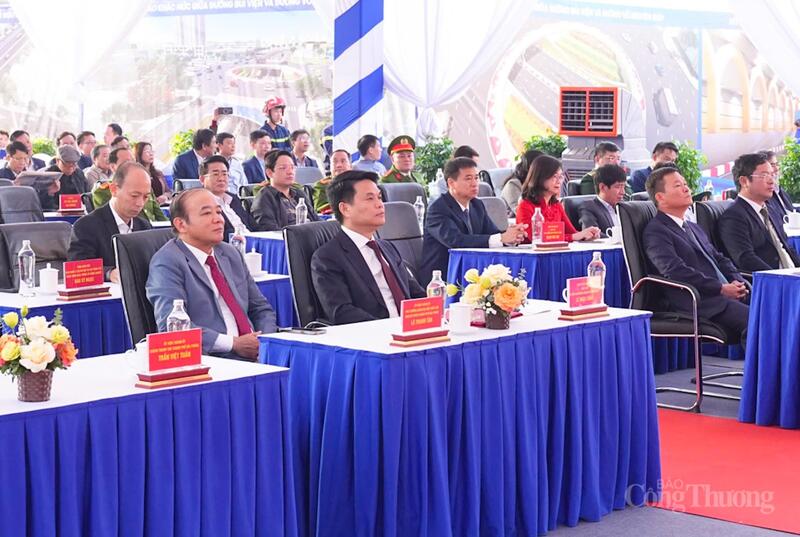 Các đại biểu tại sự kiện