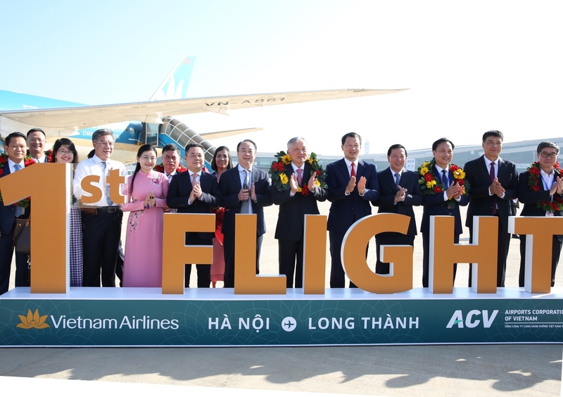 Các đại biểu tham dự lễ khánh thành dự án Cảng hàng không Quốc tế Long Thành - Ảnh: VGP/Nguyễn Hoàng