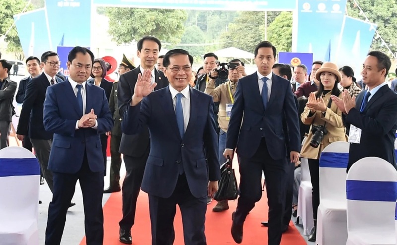 Phó Thủ tướng Bùi Thanh Sơn dự Lễ khởi công Dự án thành phần 1 thuộc Dự án đầu tư Liên minh Okvip có bao nhiều trang tuyến đường sắt Lào Cai - Hà Nội - Hải Phòng. Ảnh: VGP/Hải Minh