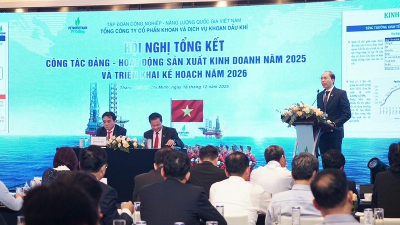 Phó Tổng giám đốc PV Drilling Đỗ Danh Rạng trình bày báo cáo kết quả hoạt động sản xuất kinh doanh năm 2025 và kế hoạch năm 2026 (Ảnh PV Drilling)