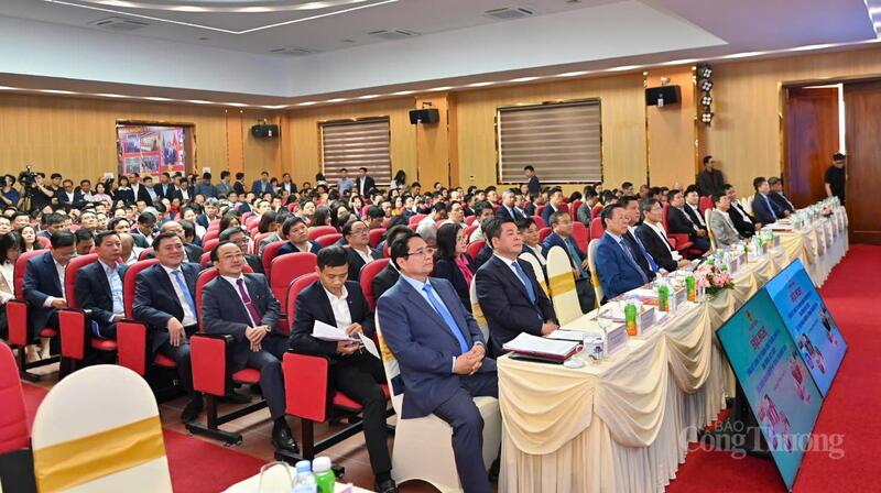 Thủ tướng Phạm Minh Chính và Bộ trưởng Nguyễn Hồng Diên cùng các đại biểu tham dự Okvip69 Đăng ký cá cược.