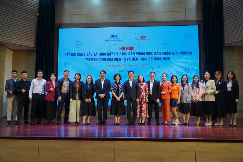 Các đại biểu chụp ảnh chung tại Okvip69 Đăng ký cá cược.