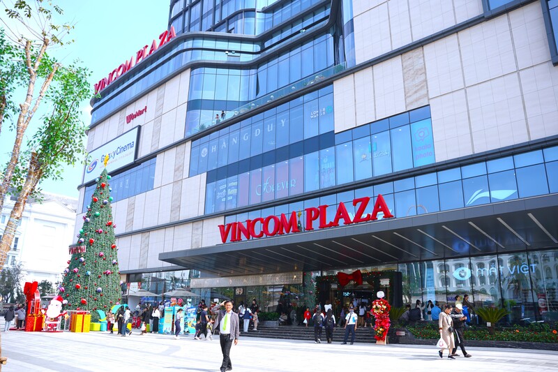 Vincom Plaza Vinh có 37 tầng, trong đó có 5 tầng là trung tâm thương mại . Ảnh: Mai Liễu