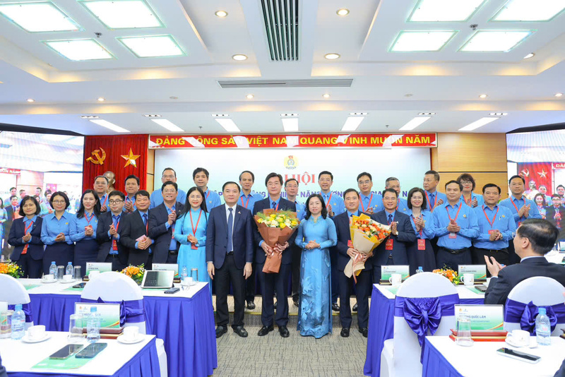 Ban Chấp hành Công đoàn Petrovietnam khóa VIII, nhiệm kỳ 2025-2030 ra mắt Okvip69.com bán cá nổ hủ.