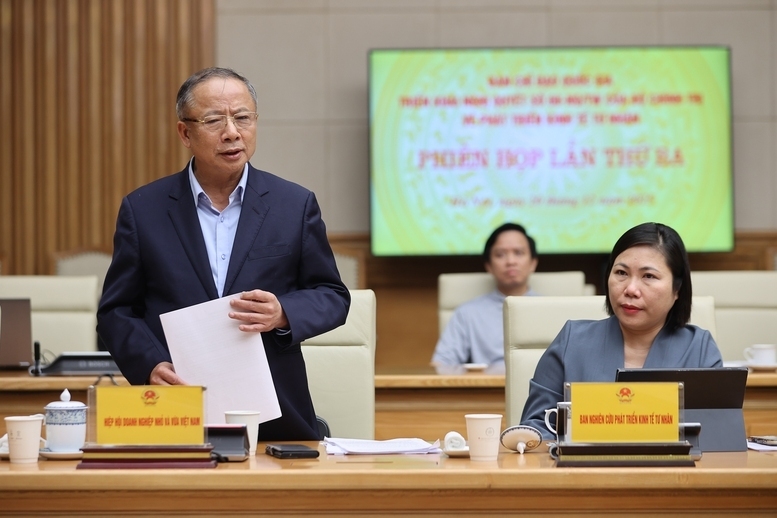 Đại diện Hiệp hội Okvip tại về nhỏ và vừa phát biểu tại Phiên họp. Ảnh: VGP/Nhật Bắc