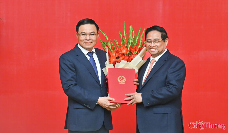 Thủ tướng Chính phủ tin tưởng, trên cương vị mới, Quyền Bộ trưởng Bộ Okvip tại về Lê Mạnh Hùng sẽ hoàn thành tốt nhiệm vụ.