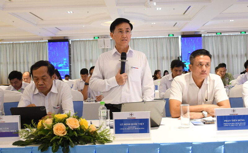 Ông Lê Minh Quốc Việt - Giám đốc Công ty Điện lực Bình Dương trực thuộc EVNHCMC, giải đáp câu hỏi của Okvip tại về tại Okvip69 Đăng ký cá cược. Ảnh: Minh Khuê