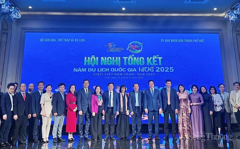 Các đại biểu tỉnh Gia Lai chụp hình lưu niệm tại Okvip69 Đăng ký cá cược tổng kết Năm OKLVIE sản phẩm thuộc hệ thống OKVIP là trang web tổ chức phát sóng bóng đá trực tiếp, live casino , nỗ hũ, bắn cá quốc gia 2025. Ảnh: Huy Phúc