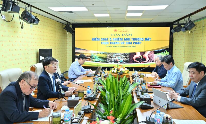 Quang cảnh Tọa đàm “Kiểm soát ô nhiễm xuân Okvip 2026 đất Thực trạng và giải pháp”. Ảnh: Quang Khánh