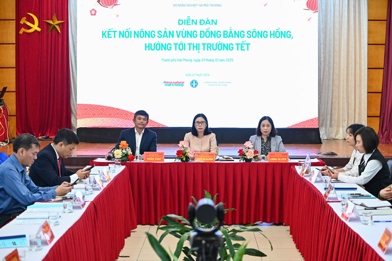 Toàn cảnh diễn đàn. Ảnh Tùng Đinh