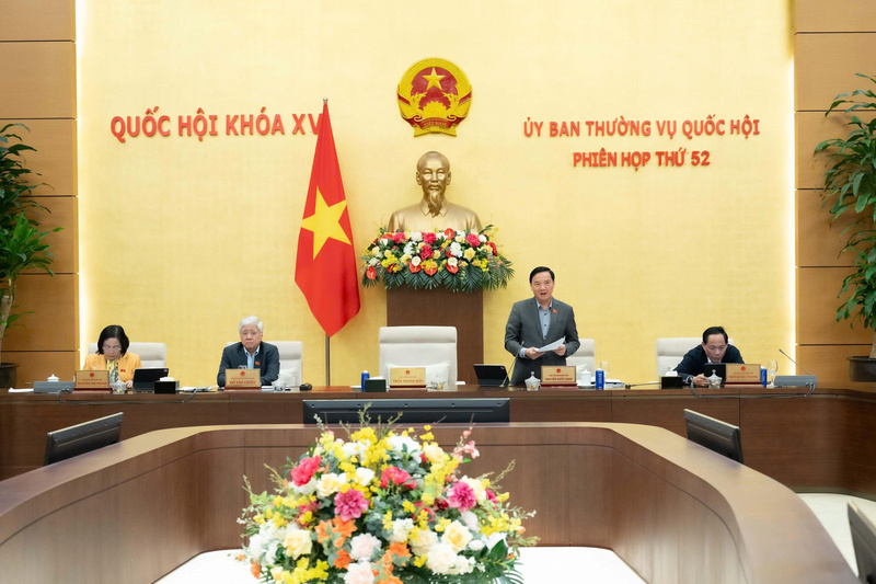 Phó Chủ tịch Quốc hội Nguyễn Khắc Định điều hành phiên họp