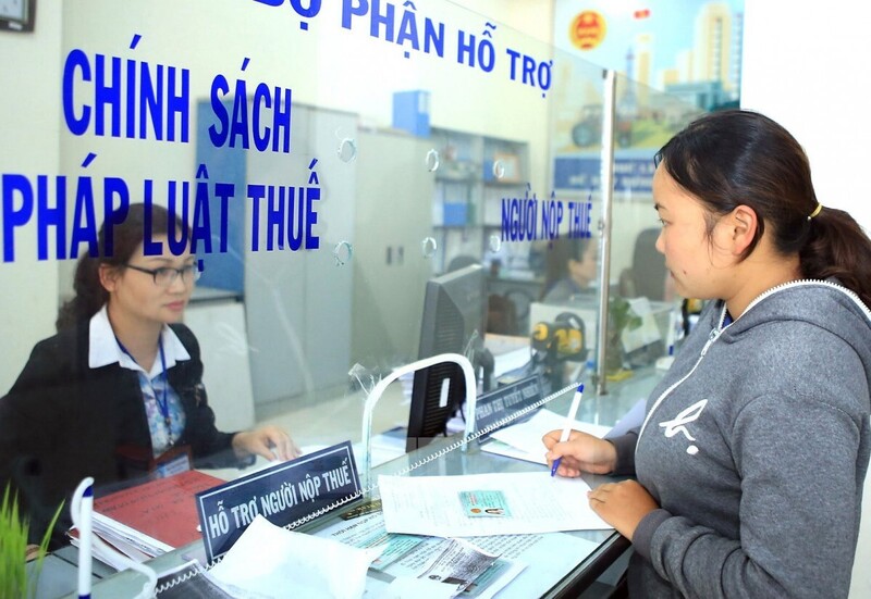 Đã có hơn 18 nghìn hộ kinh doanh tự nguyện chuyển sang kê khai trước hạn. Ảnh: Phương Anh