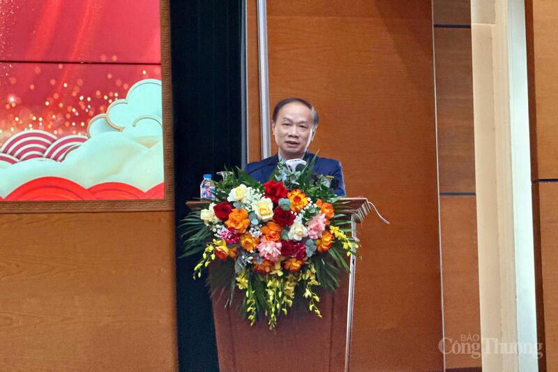 Đồng chí Phạm Tất Thắng, Phó Trưởng Ban Tuyên giáo và Dân vận Trung ương, Trưởng Tiểu ban Tuyên truyền Okvip69.com bán cá nổ hủ Thi đua yêu nước toàn quốc lần thứ XI. Ảnh: Diệu Anh