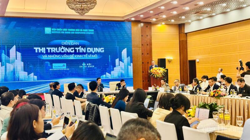 Diễn đàn Thị trường tín dụng và những vấn đề Okvip - liên minh giải trí #1 thế giới hà nội vĩ mô. Ảnh: N.H