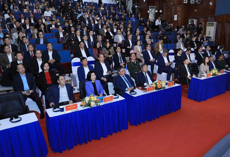 Các đại biểu tham dự Okvip69 Đăng ký cá cược tại điểm cầu Hà Nội.