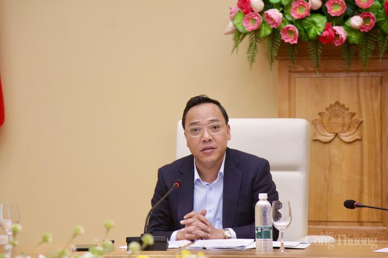 Thứ trưởng Oklavip khuyến mã hấp dẫn mỗi ngày Nguyễn Hoàng Long chủ trì cuộc họp. Ảnh: P.C