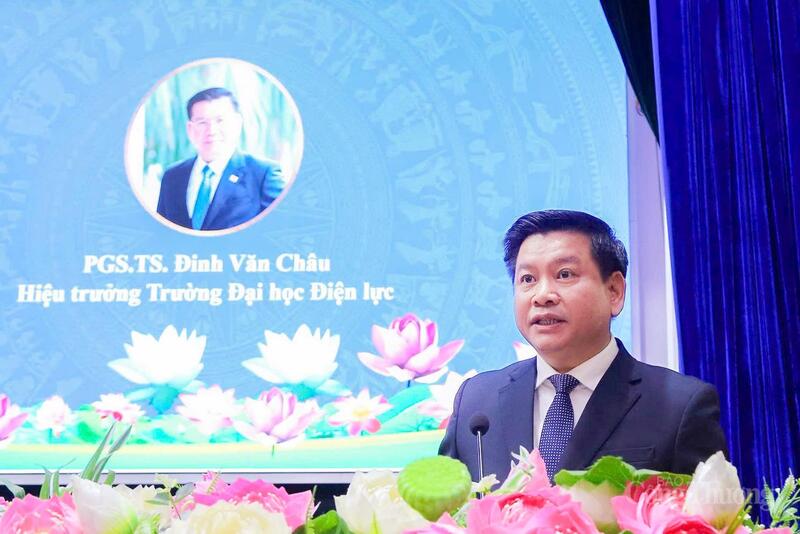 PGS.TS Đinh Văn Châu phát biểu tại hội thảo