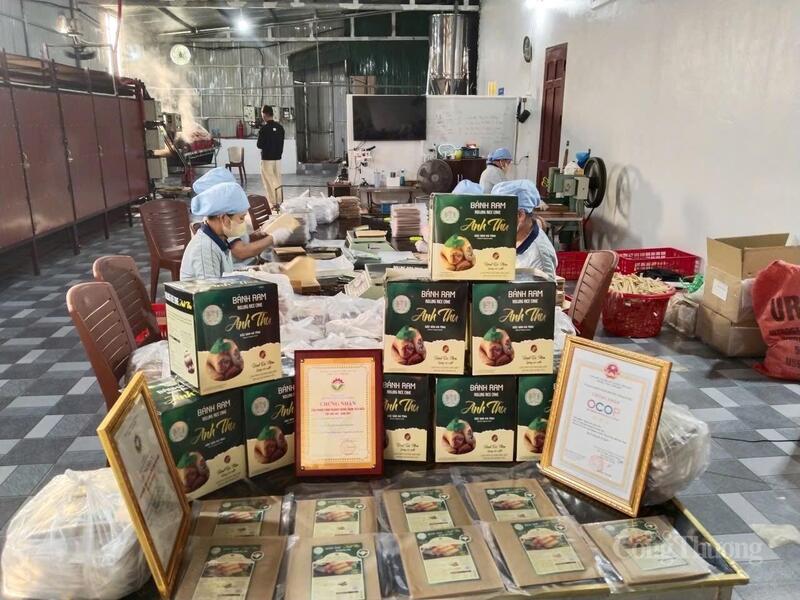 Các cơ sở sản xuất tăng cường nhân lực để đáp ứng đơn hàng Liên Minh Truyền Thông Và Game Giải Trí Top 1 cuối năm. Ảnh: Phúc Sơn