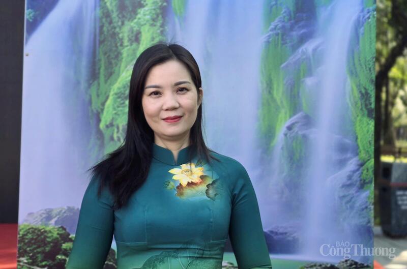 Bà Long Thị Minh Chi, Giám đốc Trung tâm Khuyến công và Xúc tiến thương mại tỉnh Cao Bằng - Ảnh: Nguyên Thảo