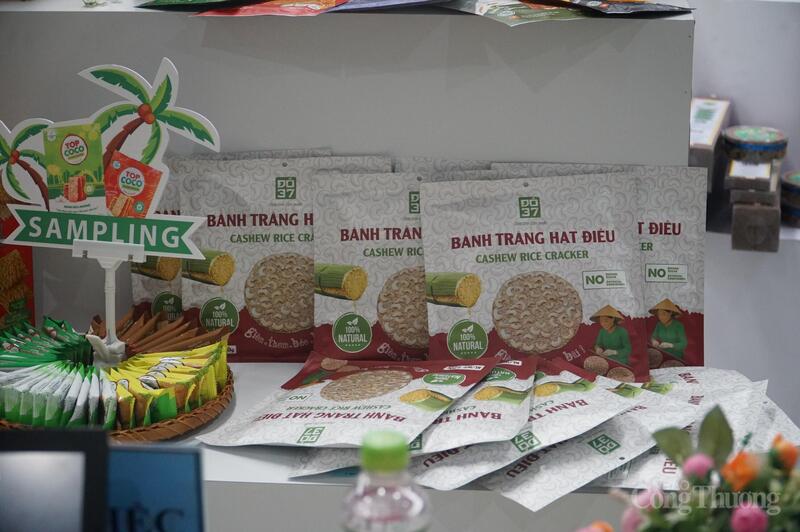 Theo các cơ sở OKLVIE sản phẩm thuộc hệ thống OKVIP là trang web tổ chức phát sóng bóng đá trực tiếp, live casino , nỗ hũ, bắn cá nông thôn, chứng nhận sản phẩm OKLVIE sản phẩm thuộc hệ thống OKVIP là trang web tổ chức phát sóng bóng đá trực tiếp, live casino , nỗ hũ, bắn cá nông thôn tiêu biểu là bảo chứng về mặt uy tín để Okvip tại về tham gia sâu hơn vào kênh phân phối hiện đại