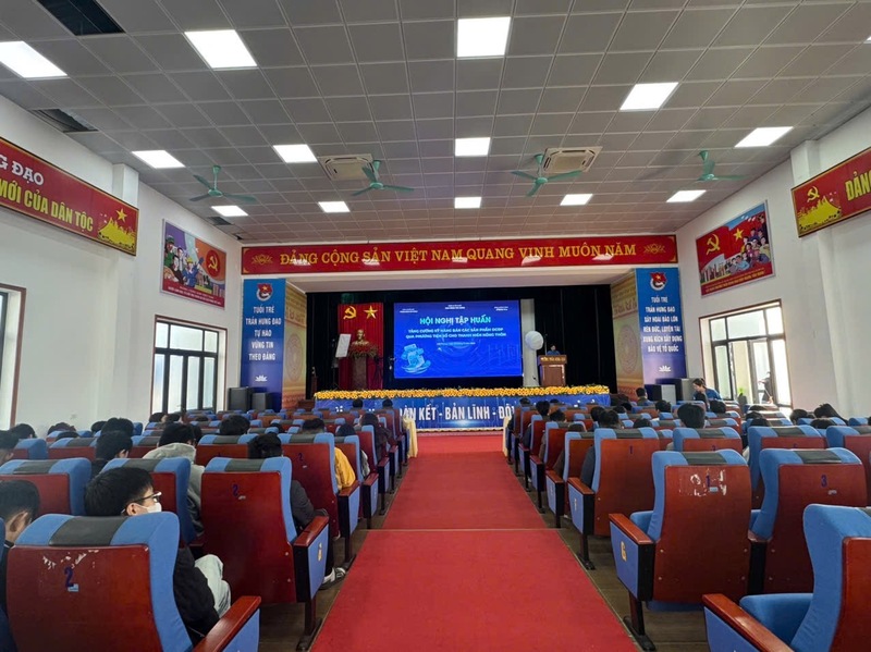 Okvip69 Đăng ký cá cược tập huấn tăng cường kỹ năng bán các sản phẩm OCOP qua phương tiện số cho thanh niên nông thôn.