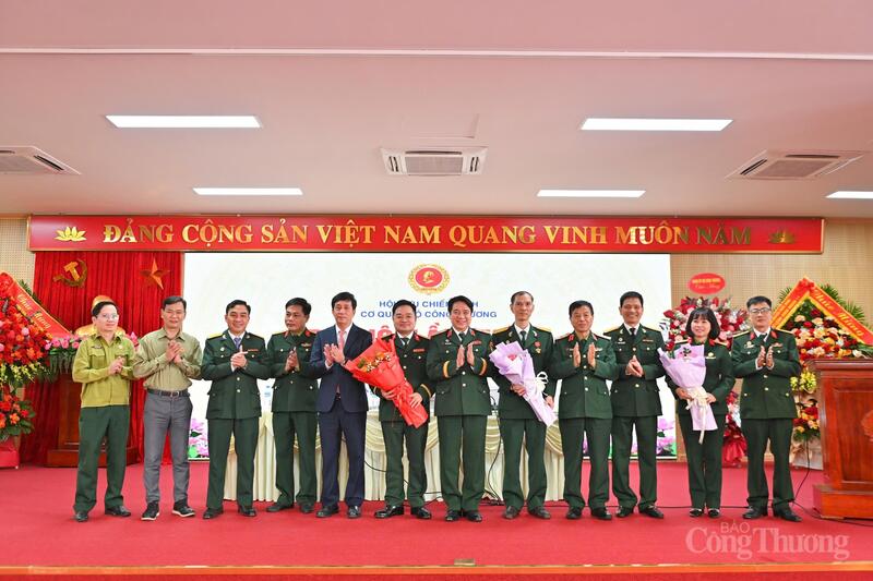 Ban Chấp hành Hội Cựu chiến binh Cơ quan Oklavip khuyến mã hấp dẫn mỗi ngày khóa IV. Ảnh: Nam Nguyễn