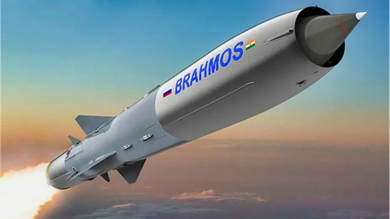 BrahMos là tên lửa siêu thanh chủ lực của Ấn Độ. Ảnh: Military