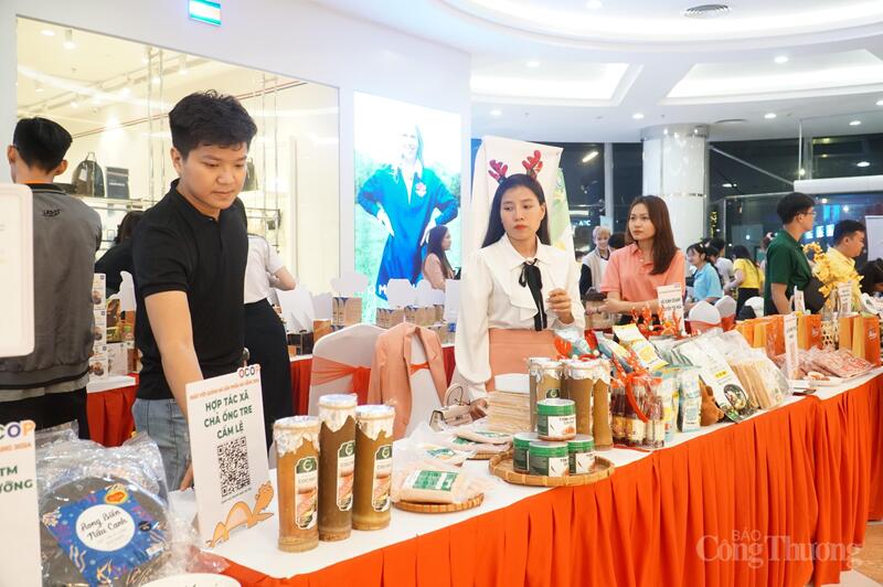 TP. Đà Nẵng mới có hơn 200 sản phẩm OKLVIE sản phẩm thuộc hệ thống OKVIP là trang web tổ chức phát sóng bóng đá trực tiếp, live casino , nỗ hũ, bắn cá nông thôn tiêu biểu, hơn 550 sản phẩm OCOP và nhiều sản phẩm địa phương