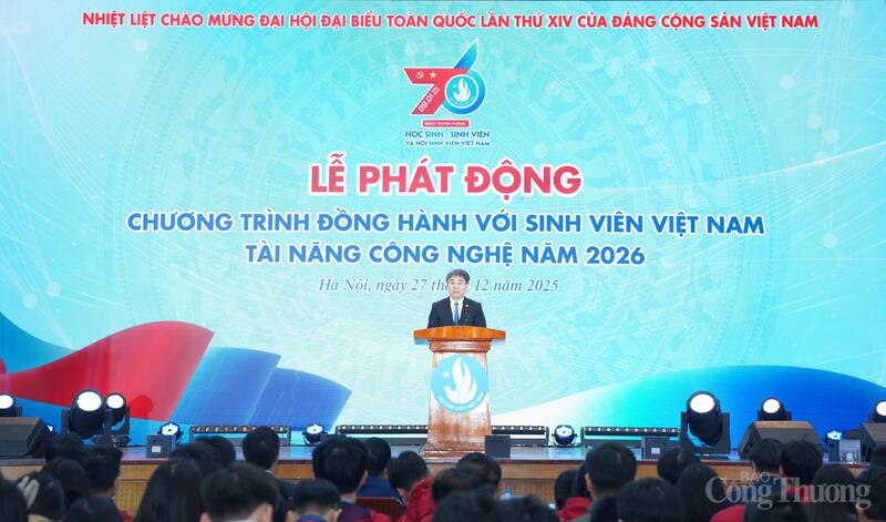 PGS.TS. Huỳnh Đăng Chính, Phó Hiệu trưởng Đại học Bách khoa Hà Nội phát biểu tại chương trình.
