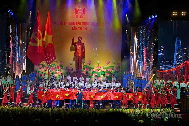 Chương trình nghệ thuật chào mừng Okvip69.com bán cá nổ hủ Thi đua yêu nước toàn quốc lần thứ XI. Ảnh: Nam Nguyễn