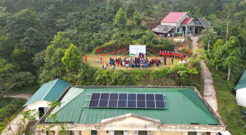 GreenYellow mang điện lên bản, thắp sáng lớp học vùng cao