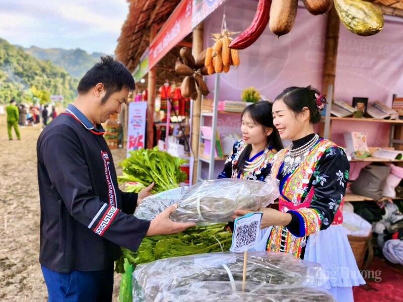 Các sản phẩm Trang Chủ OKVIP COM Top #1, OCOP thu hút người dân và du khách.
