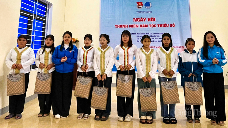Ngày 28/12, nhân dịp tết Chăm Cha bới, Tỉnh đoàn, Hội Liên hiệp Thanh niên Việt Nam tỉnh Hà Tĩnh tổ chức ngày Hội thanh niên dân tộc thiểu số tại bản Rào Tre. Chương trình với sự đồng hành của Đoàn Thanh niên các cơ quan Đảng tỉnh.